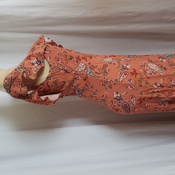 NWT Willow & Clay Floral Ruffle Front Slit Maxi Dress Size S - Picture 4 of 12